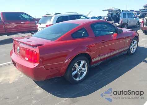 2008 Ford Mustang V6 Deluxe/V6 Premium z USA, uszkodzony, nr VIN 1ZVHT80N285101881